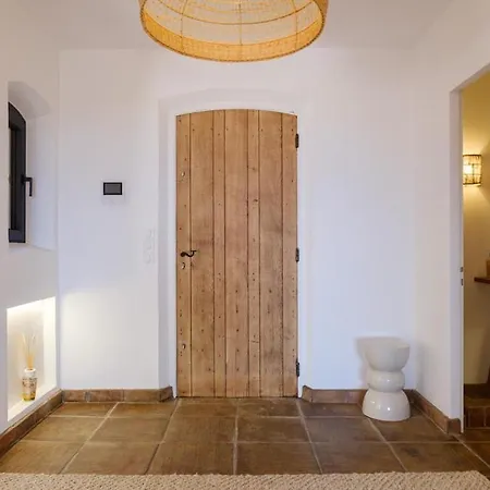 Charming, Elegant, Spacious House In Saint-raphael *