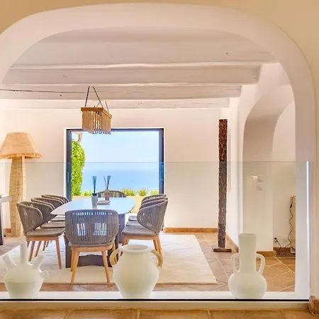 Apartament Charming, Elegant, Spacious House In Saint-raphael *