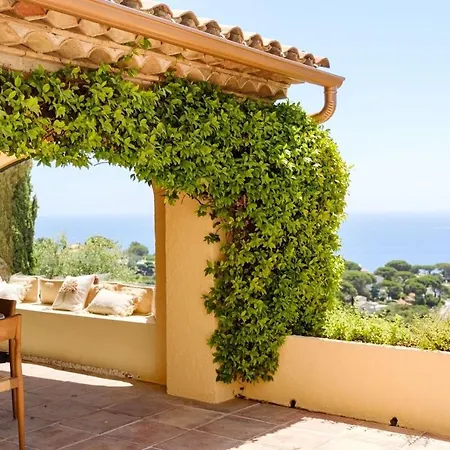 Charming, Elegant, Spacious House In Saint-raphael Saint-Raphaël