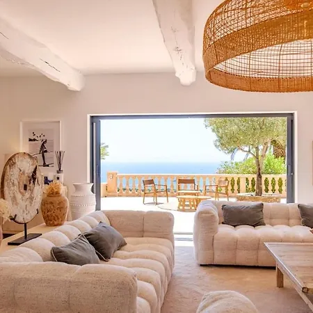 Charming, Elegant, Spacious House In Saint-raphael *
