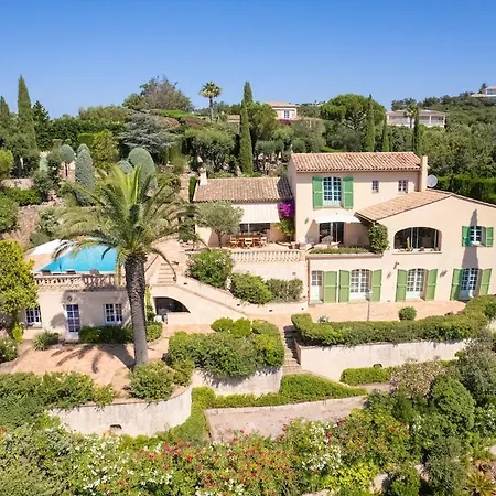 Charming, Elegant, Spacious House In Saint-raphael Apartmán