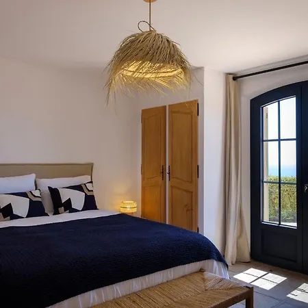Charming, Elegant, Spacious House In Saint-raphael Apartmán