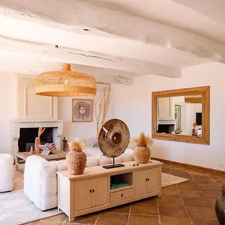 Apartament Charming, Elegant, Spacious House In Saint-raphael Saint-Raphaël