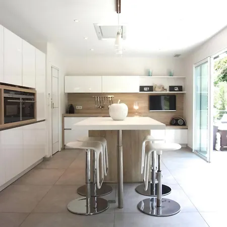 Charming, Elegant, Spacious House In Saint-raphael Saint-Raphaël