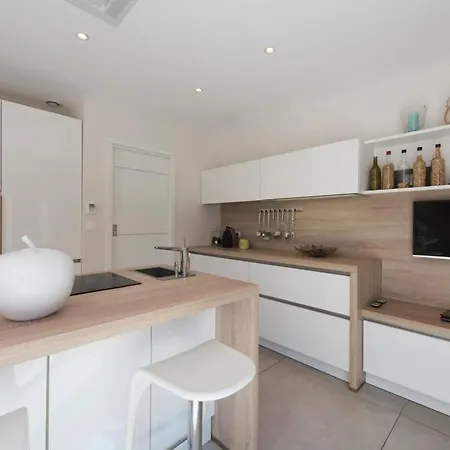 Apartament Charming, Elegant, Spacious House In Saint-raphael *