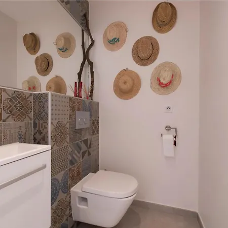 Charming, Elegant, Spacious House In Saint-raphael *