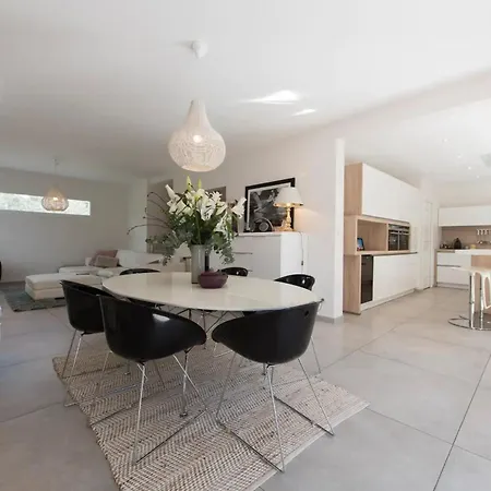 Apartmán Charming, Elegant, Spacious House In Saint-raphael